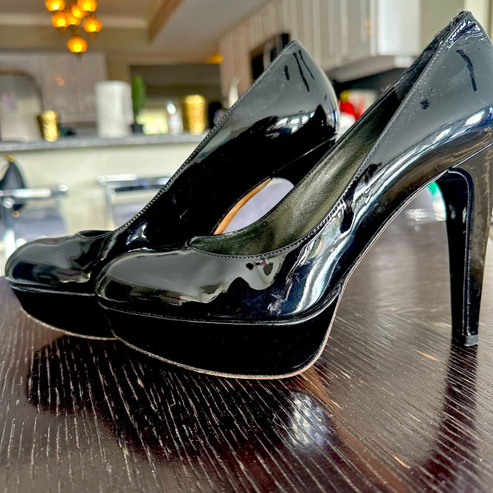 Stuart Weitzman patent leather platform pump